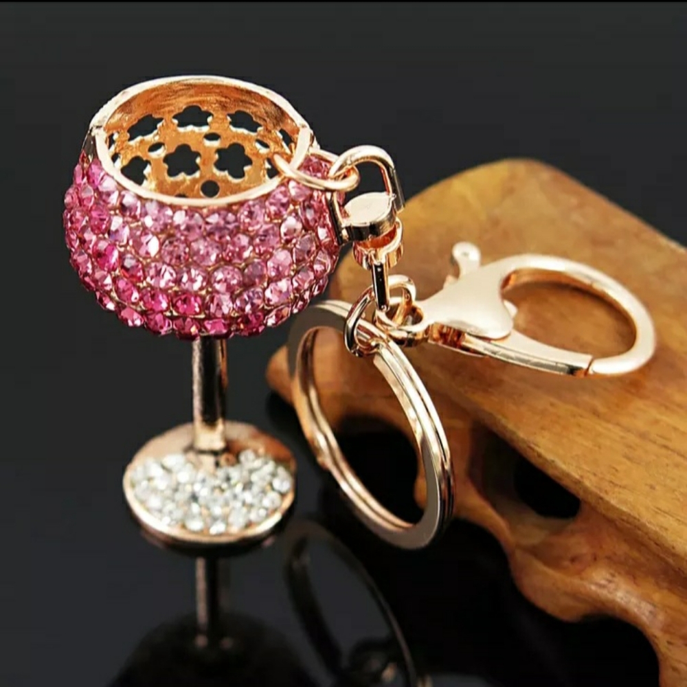 🍷🍷PINK KEY OR PURSE CHAIN BLING